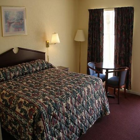Passport Inn Panama City Panama City Beach Rum bild